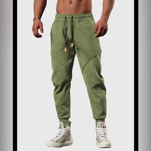 NWT Motion Sweatpant Loose fit Tapered Jogger All Season Size M Color Sage Green